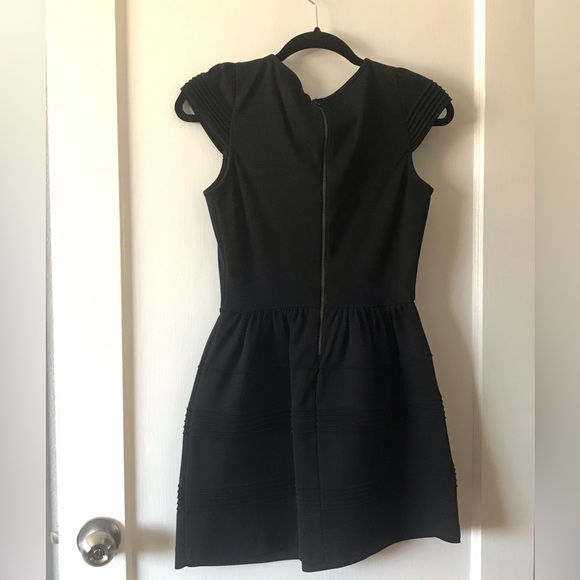LBD 2 - Picture 2 of 2